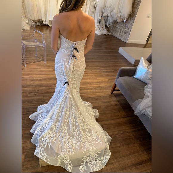 Never Worn - Jane Hill Wedding Dress - Picture 4 of 7